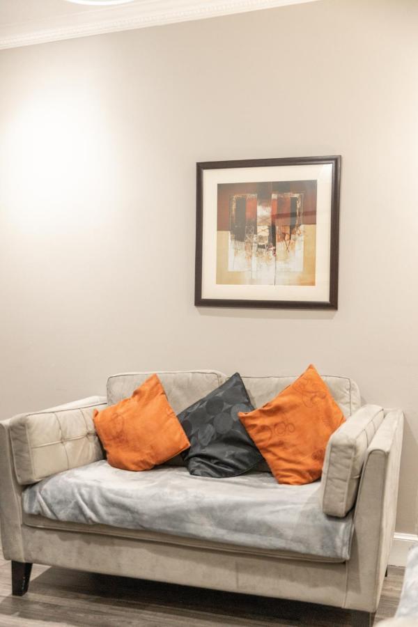 Two Bedroom Apartment Within Walking Distance To City Centre EDI Exterior foto