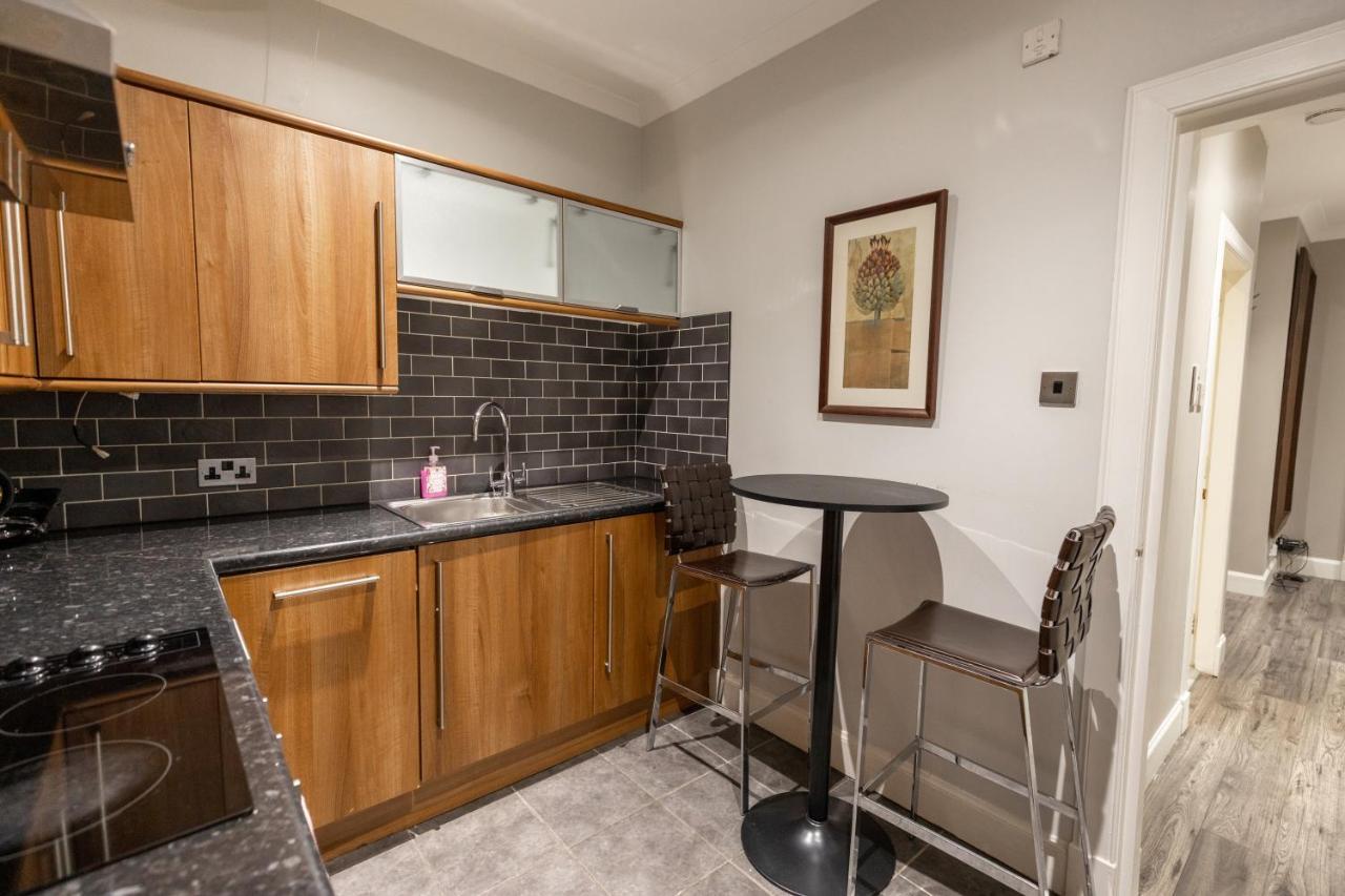 Two Bedroom Apartment Within Walking Distance To City Centre EDI Exterior foto