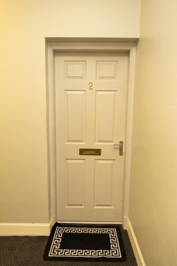 Two Bedroom Apartment Within Walking Distance To City Centre EDI Exterior foto